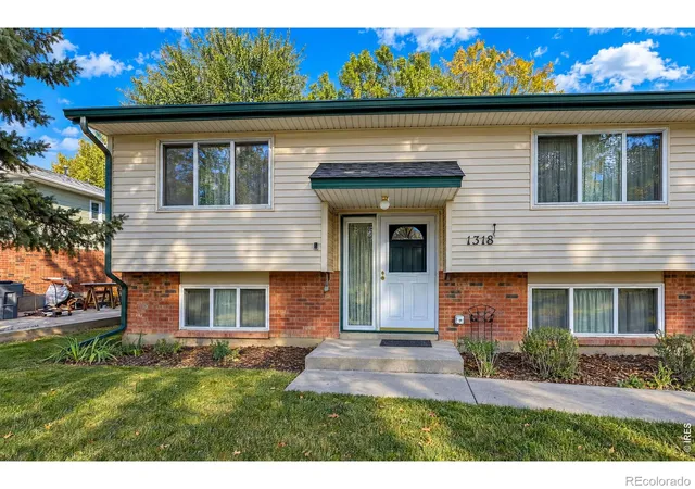 Photo 1 of Single family home for sale at 1318 S Grant St, Longmont, CO 80501 | MLS# IR1071074 | Listing updated on 2026-10-22