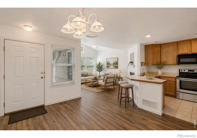 Photo 3 of Townhouse for sale at 2033 S Fork Dr, Lafayette, CO 80026 | MLS# IR1071079 | Listing updated on 2026-10-29