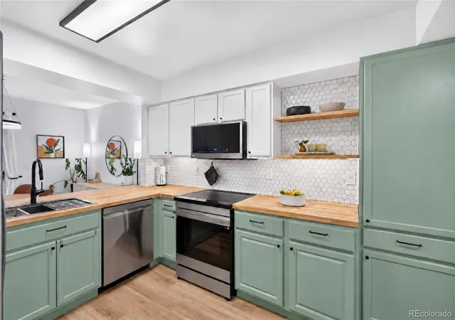 Photo 4 of Townhouse for sale at 10507 W Maplewood Dr #C, Littleton, CO 80127 | MLS# 9821306 | Listing updated on 2026-10-30