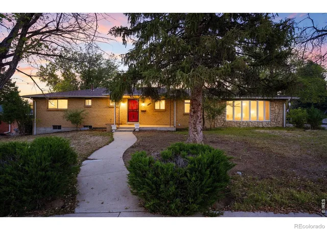 Photo 1 of Single family home for sale at 6974 S Lakeview St, Littleton, CO 80120 | MLS# IR1071082 | Listing updated on 2026-10-22