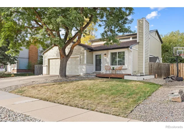 Single family home for sale at 5847 S Oak St, Littleton, CO 80127 | MLS# IR1071092