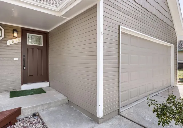 Photo 2 of Single family home for sale at 4918 S Sedalia Way, Aurora, CO 80015 | MLS# 8714930 | Listing updated on 2026-10-24