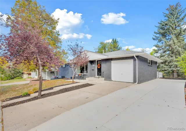 Photo 4 of Single family home for sale at 2907 E Weaver Ave, Centennial, CO 80121 | MLS# 2032064 | Listing updated on 2026-10-28
