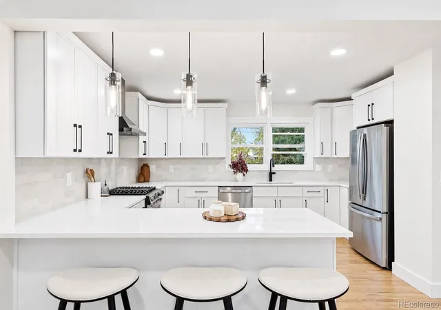 Photo 3 of Single family home for sale at 1375 W Hinsdale Dr, Littleton, CO 80120 | MLS# 7363991 | Listing updated on 2026-10-28
