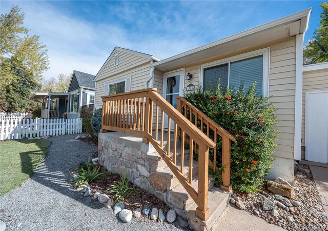 Photo 2 of Single family home for sale at 116 N Gilbert St, Castle Rock, CO 80104 | MLS# 9236633 | Listing updated on 2026-10-29