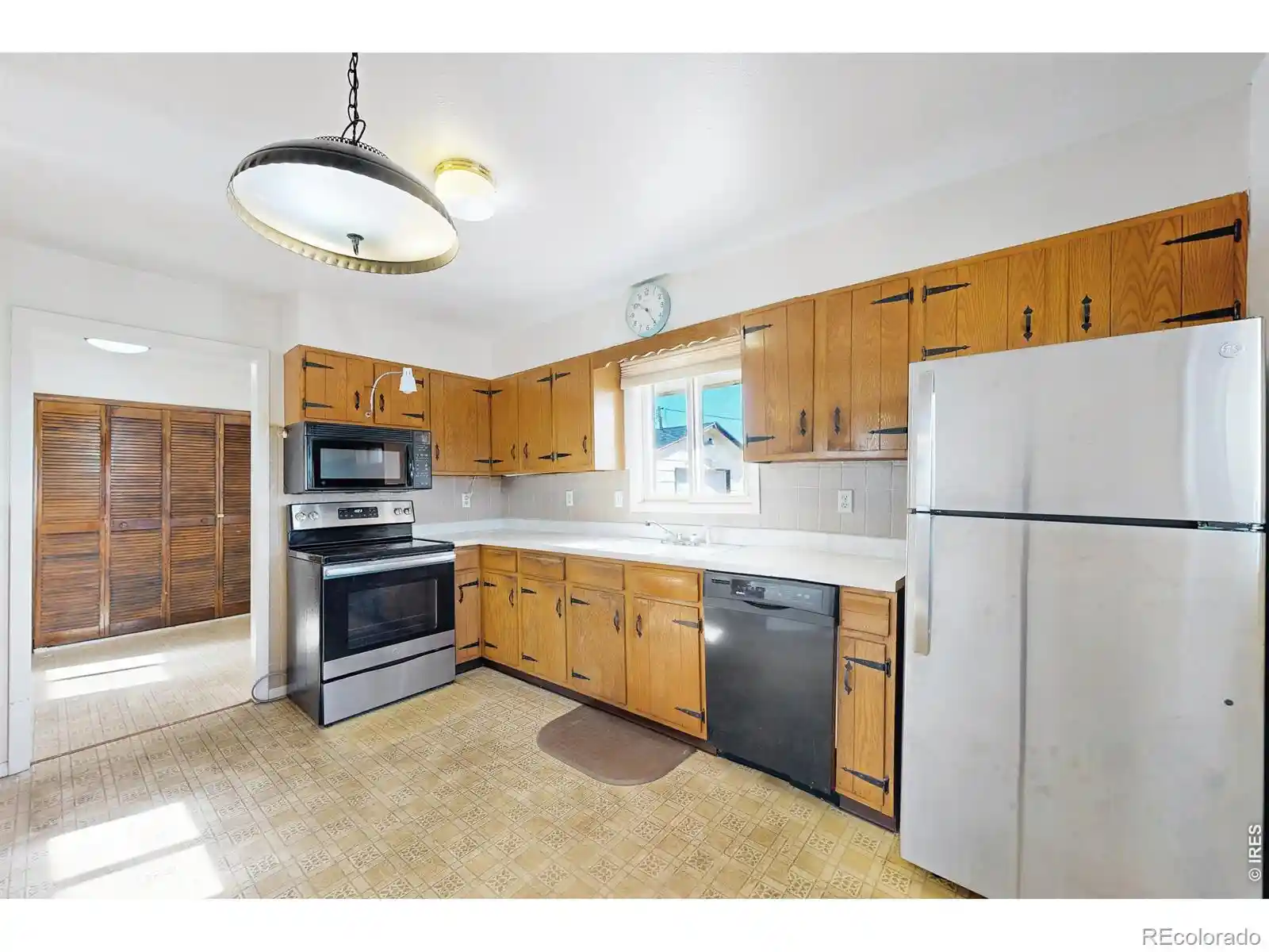 Photo 3 of Single family home for sale at 4920 W County Rd 4, Berthoud, CO 80513 | MLS# IR1071107 | Listing updated on 2026-10-25