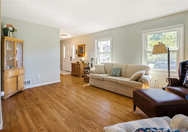 Photo 3 of Single family home for sale at 1091 W Kettle Ave, Littleton, CO 80120 | MLS# 3079531 | Listing updated on 2026-10-23