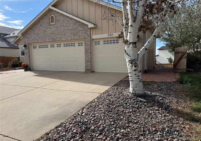 Photo 4 of Single family home for sale at 525 Badger Crk Dr, Brighton, CO 80601 | MLS# 9295893 | Listing updated on 2026-10-23