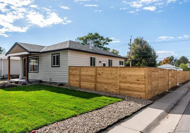 Photo 2 of Single family home for sale at 1689 Lansing St, Aurora, CO 80010 | MLS# 1644290 | Listing updated on 2026-10-23