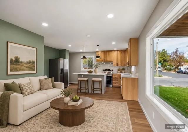 Photo 4 of Single family home for sale at 1689 Lansing St, Aurora, CO 80010 | MLS# 1644290 | Listing updated on 2026-10-23
