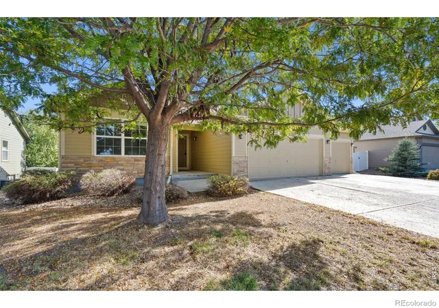 Photo 2 of Single family home for sale at 16228 Cinnamon Cir, Mead, CO 80542 | MLS# IR1071118 | Listing updated on 2026-10-27