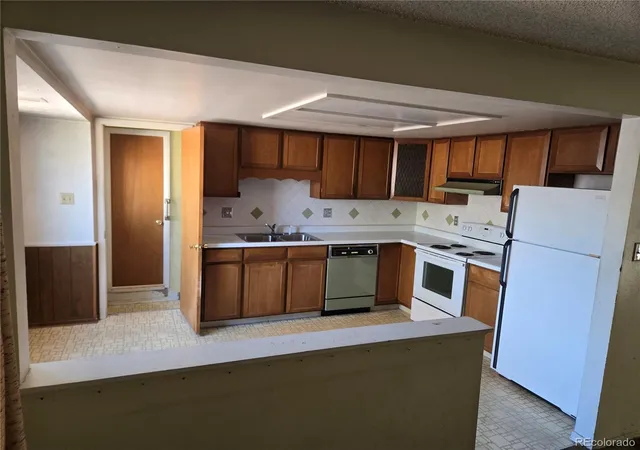 Photo 2 of Single family home for sale at 7156 Jay St, Arvada, CO 80003 | MLS# 4643947 | Listing updated on 2026-10-26