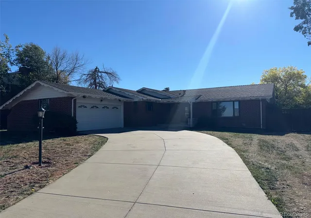Single family home for sale at 173 Del Mar Cir, Aurora, CO 80011 | MLS# 9164621