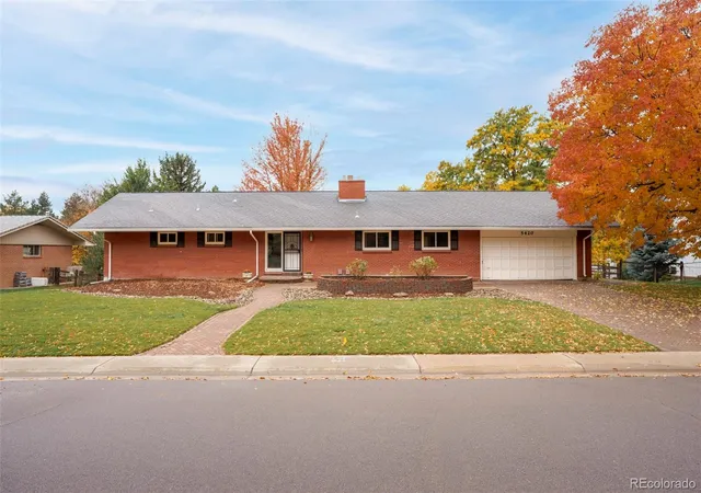 Single family home for sale at 5420 W Ontario Ave, Littleton, CO 80128 | MLS# 8225493