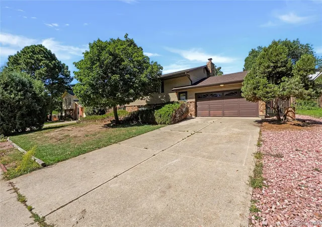 Photo 1 of Sale Pending at 3082 W Whileaway Cir, Colorado Springs, CO 80917 | MLS# 5628539 | Listing updated on 2026-10-27