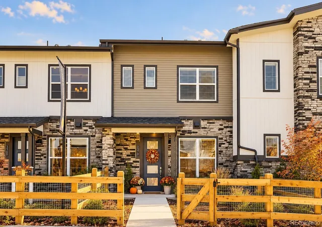 Townhouse for sale at 3370 W 87th Avenue, Westminster, CO 80031 | MLS# 8886240