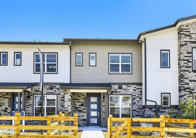 Townhouse for sale at 3370 W 87th Avenue, Westminster, CO 80031 | MLS# 8886240
