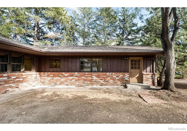 Photo 3 of Single family home for sale at 5511 Pioneer Rd, Boulder, CO 80301 | MLS# IR1071165 | Listing updated on 2026-10-28