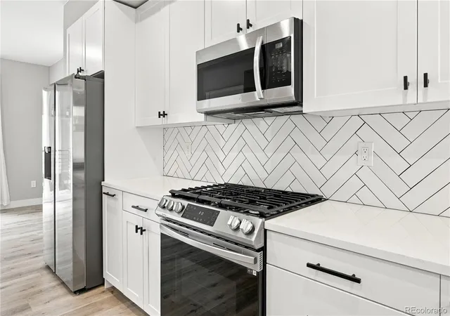 Photo 4 of Townhouse for sale at 4925 W 10th Avenue #101, Denver, CO 80204 | MLS# 1981181 | Listing updated on 2026-10-23