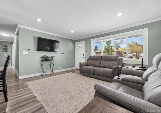 Photo 4 of Single family home for sale at 3250 W Saratoga Ave, Englewood, CO 80110 | MLS# 4695750 | Listing updated on 2026-10-30