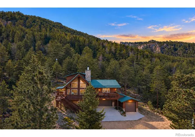 Photo 2 of Single family home for sale at 155 Rockledge Cir, Lyons, CO 80540 | MLS# IR1071198 | Listing updated on 2026-10-26
