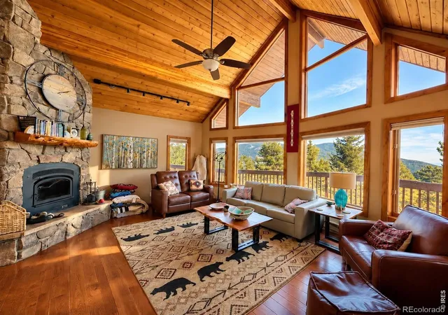 Photo 3 of Single family home for sale at 155 Rockledge Cir, Lyons, CO 80540 | MLS# IR1071198 | Listing updated on 2026-10-26
