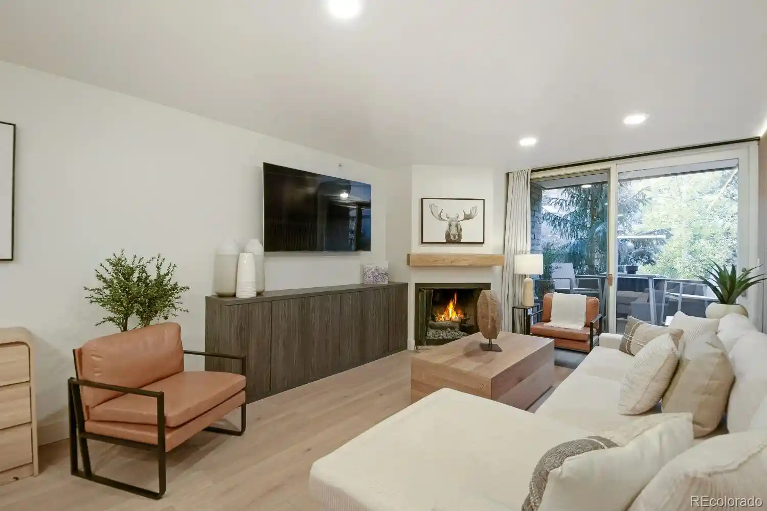 Listing Photo 1 - Condo for sale in 292 E Mdw Dr located at 292 E Mdw Dr, Vail, CO 81657 - Unit #337