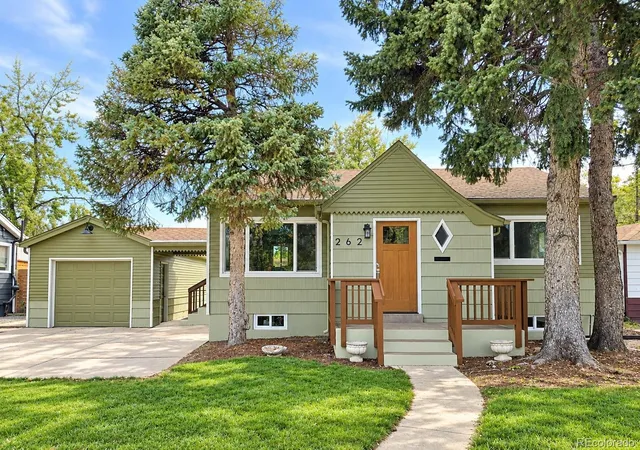 Single family home for sale at 262 E Chenango Ave, Englewood, CO 80113 | MLS# 5274468