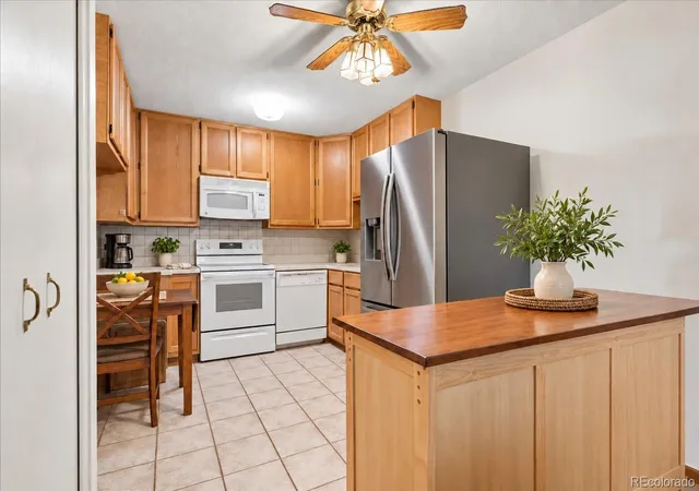 Photo 4 of Condo for sale at 620 S Alton Way #4C, Denver, CO 80247 | MLS# 7443167 | Listing updated on 2026-10-30