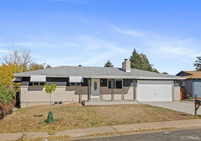 Photo 2 of Single family home for sale at 392 S Peoria Cir, Aurora, CO 80012 | MLS# 5040760 | Listing updated on 2026-10-27