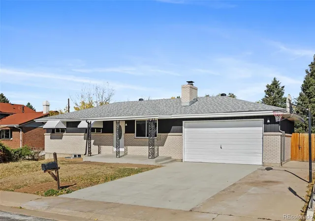 Photo 3 of Single family home for sale at 392 S Peoria Cir, Aurora, CO 80012 | MLS# 5040760 | Listing updated on 2026-10-27