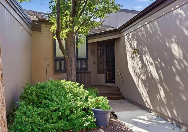 Townhouse for sale at 7270 W Stetson Pl #37, Littleton, CO 80123 | MLS# 4198916