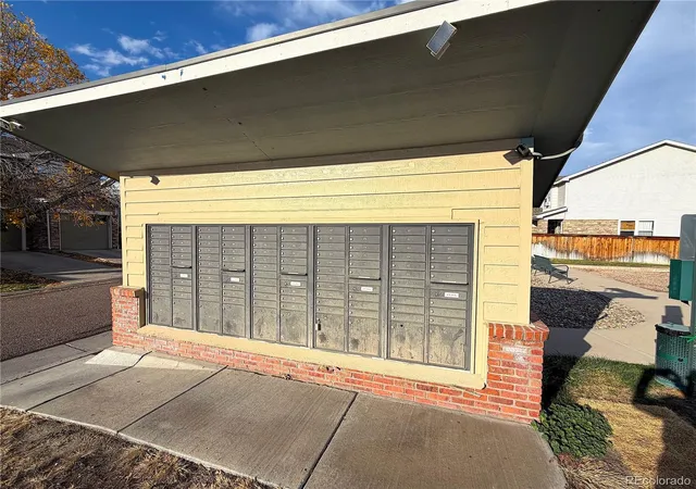 Photo 3 of Townhouse for sale at 9276 Welby Rd, Thornton, CO 80229 | MLS# 3246061 | Listing updated on 2026-10-28