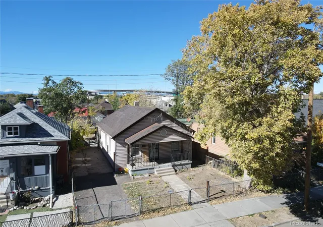 Photo 4 of Single family home for sale at 4541 Grant St, Denver, CO 80216 | MLS# 9649316 | Listing updated on 2026-10-28