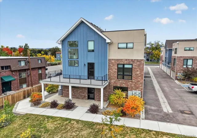 Townhouse for sale at 5350 Carr St #E, Arvada, CO 80002 | MLS# 9800719