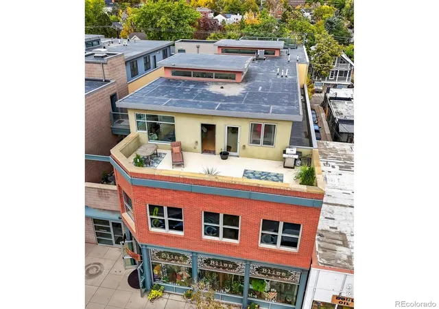 Photo 2 of Condo for sale at 1637 Pearl St #302, Boulder, CO 80302 | MLS# IR1071258 | Listing updated on 2026-10-28