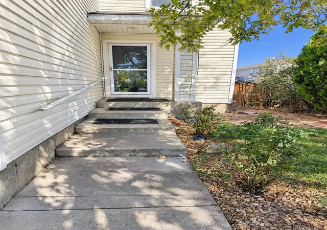 Photo 2 of Townhouse for sale at 983 Canary Ct, Brighton, CO 80601 | MLS# 3147166 | Listing updated on 2026-10-30