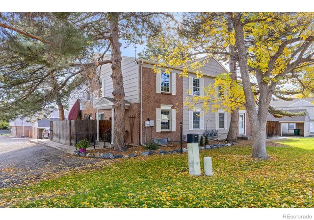 Photo 1 of Townhouse for sale at 8 Amesbury St, Broomfield, CO 80020 | MLS# IR1071265 | Listing updated on 2026-10-29