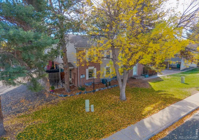 Photo 1 of Townhouse for sale at 8 Amesbury St, Broomfield, CO 80020 | MLS# IR1071265 | Listing updated on 2026-10-29
