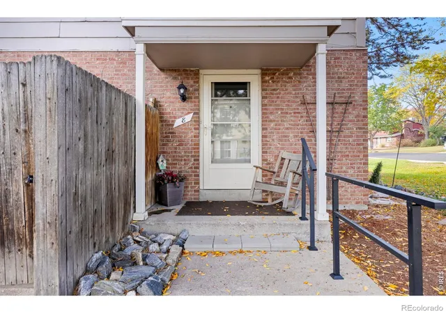 Photo 3 of Townhouse for sale at 8 Amesbury St, Broomfield, CO 80020 | MLS# IR1071265 | Listing updated on 2026-10-29
