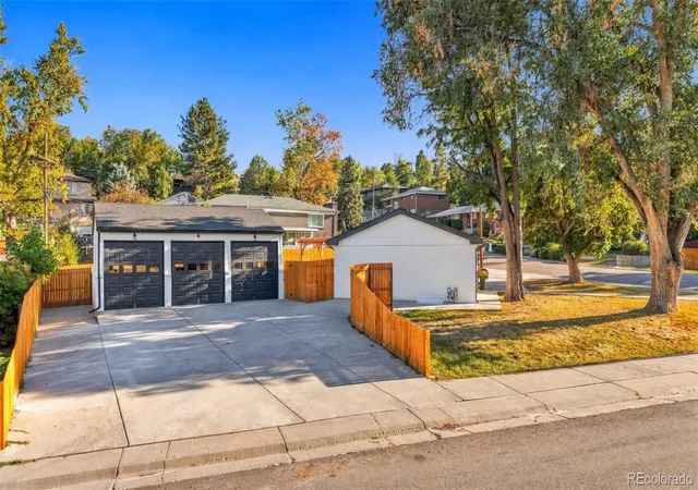 Photo 2 of Single family home for sale at 5590 Clear Crk Dr, Denver, CO 80212 | MLS# 5075670 | Listing updated on 2026-10-28