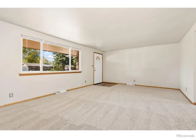 Photo 2 of Single family home for sale at 3324 Sheridan Ave, Loveland, CO 80538 | MLS# IR1071271 | Listing updated on 2026-10-28