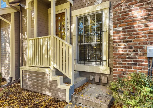 Photo 1 of Townhouse for sale at 2004 S Helena St #D, Aurora, CO 80013 | MLS# 8301713 | Listing updated on 2026-10-29