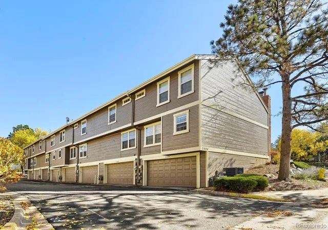 Photo 3 of Townhouse for sale at 2004 S Helena St #D, Aurora, CO 80013 | MLS# 8301713 | Listing updated on 2026-10-29