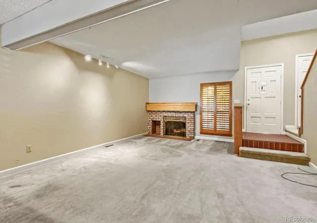 Photo 4 of Townhouse for sale at 2004 S Helena St #D, Aurora, CO 80013 | MLS# 8301713 | Listing updated on 2026-10-29
