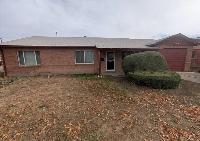 Photo 2 of Single family home for sale at 990 Tucson St, Aurora, CO 80011 | MLS# 7092289 | Listing updated on 2026-10-27
