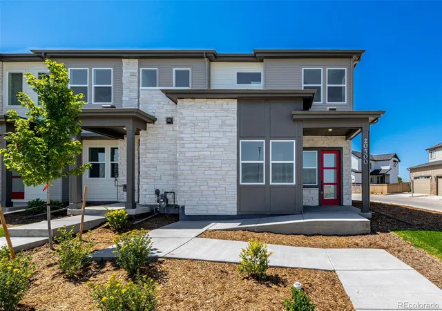 Townhouse for sale at 20500 E 58th Avenue, Aurora, CO 80019 | MLS# 6085141