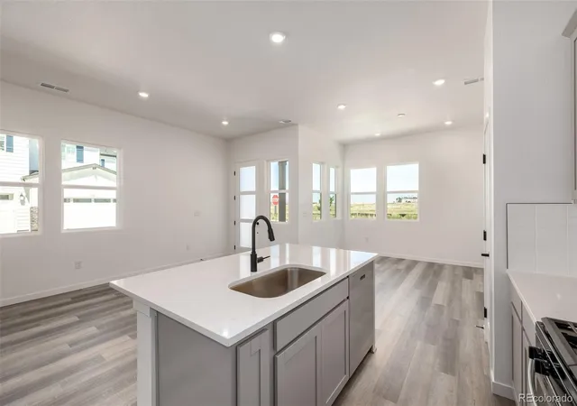 Photo 3 of Townhouse for sale at 20500 E 58th Avenue, Aurora, CO 80019 | MLS# 6085141 | Listing updated on 2026-10-28