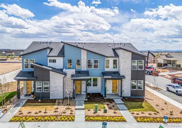 Townhouse for sale at 5696 N Killarney Ct, Aurora, CO 80019 | MLS# 2164372