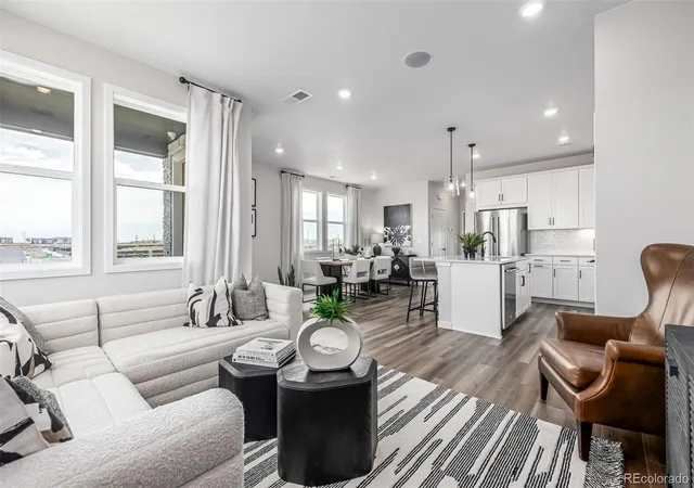 Photo 3 of Townhouse for sale at 5696 N Killarney Ct, Aurora, CO 80019 | MLS# 2164372 | Listing updated on 2026-10-28